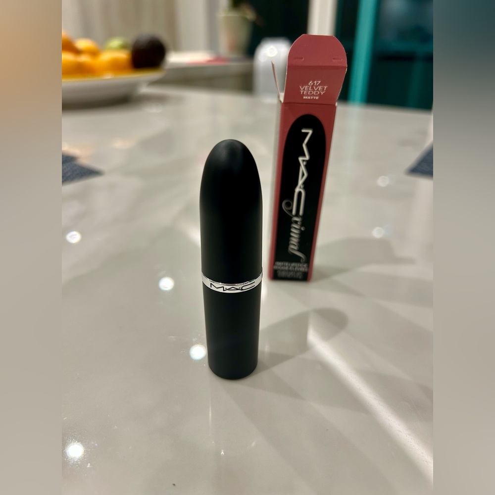 MAC Cosmetics Matte Lipstick - Velvet Teddy - Picture 8 of 9
